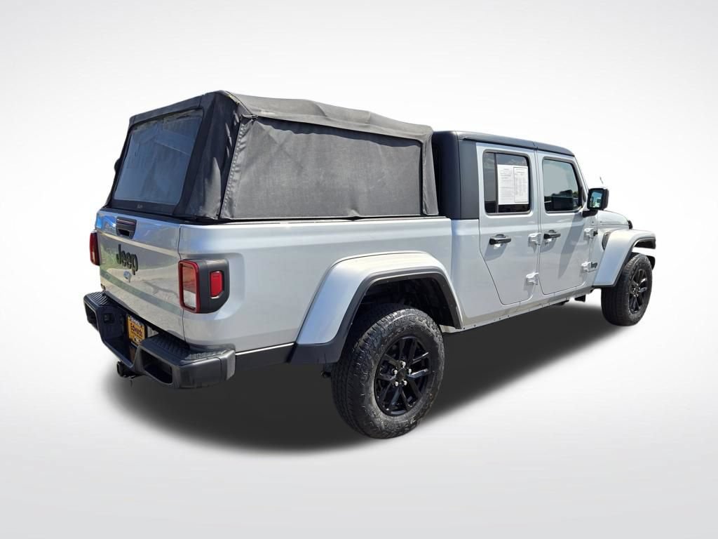 Used 2023 Jeep Gladiator Sport AWD/4WD image 3