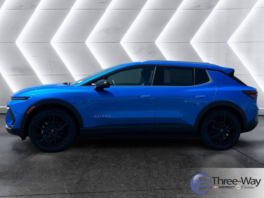 New 2026 Chevrolet Equinox EV LT w/ LPO, Blackout Package FWD image 2
