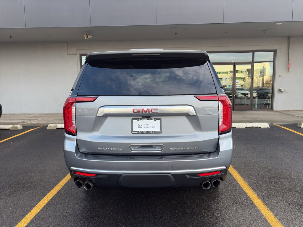 Used 2022 GMC Yukon Denali w/ Denali Premium Package image 6