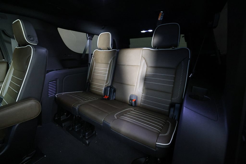 Used 2026 GMC Yukon XL Denali Ultimate AWD/4WD image 14