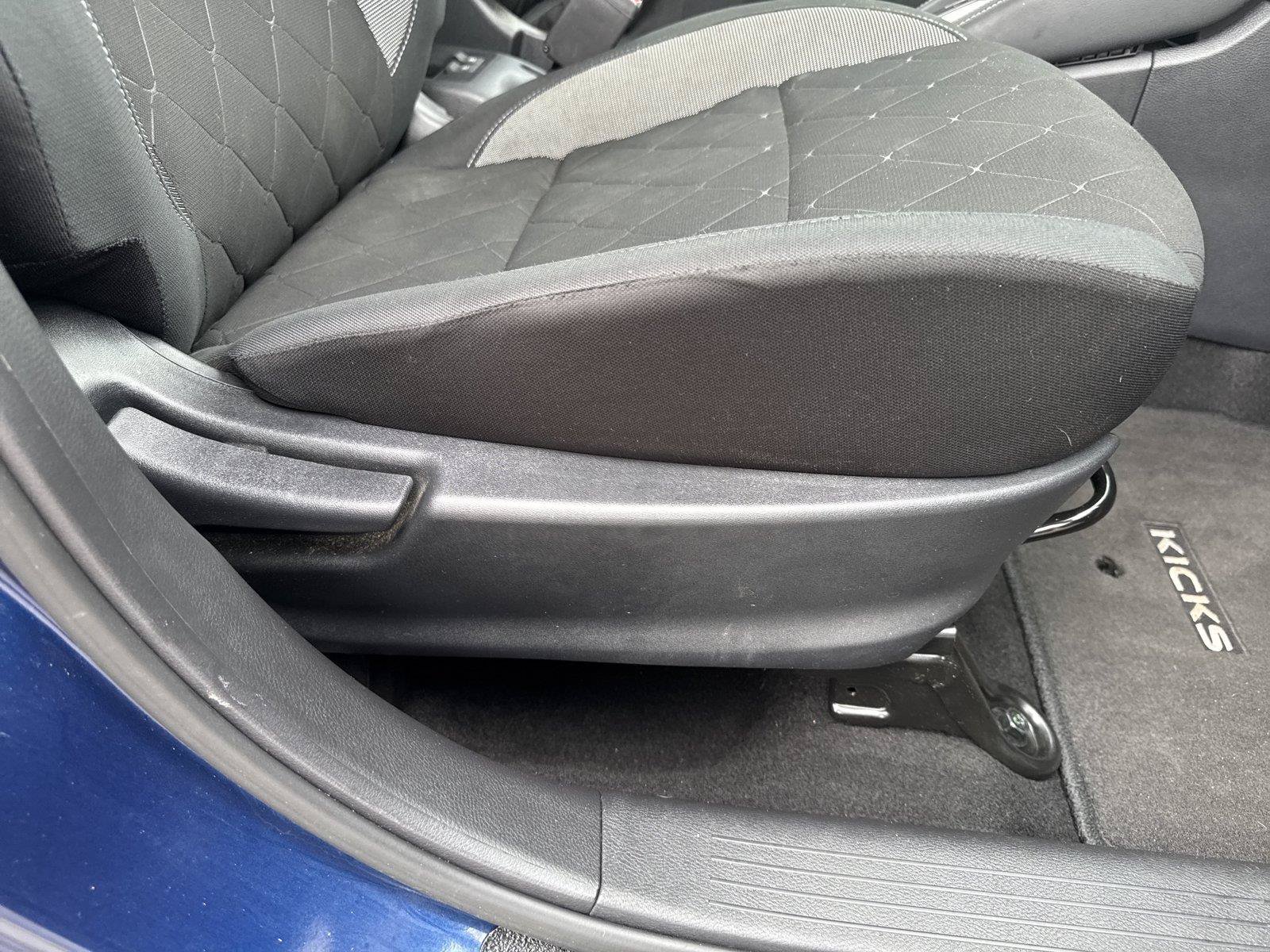 Used 2020 Nissan Kicks SV FWD image 28
