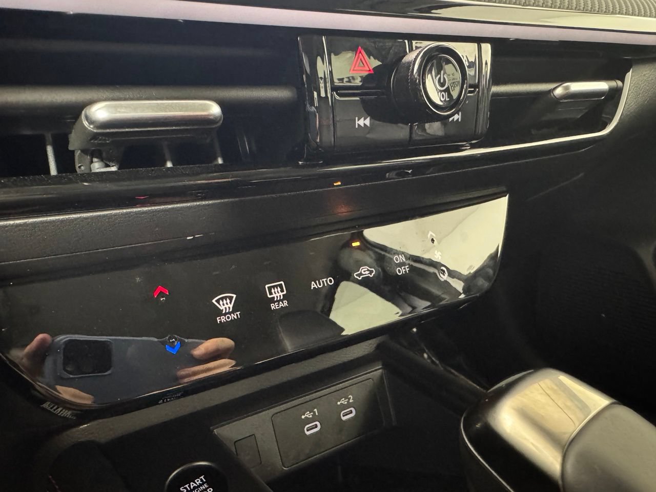 Used 2025 Nissan Kicks SR FWD image 24