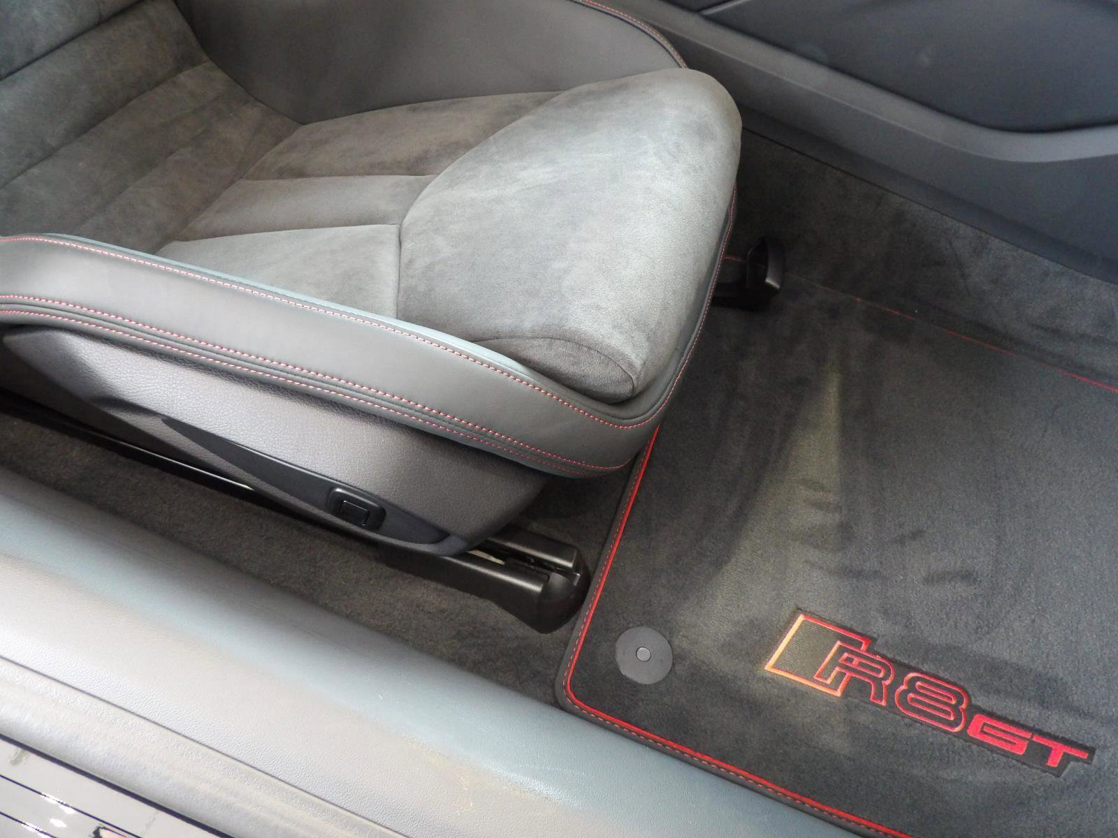 Used 2023 Audi R8 V10 GT image 32