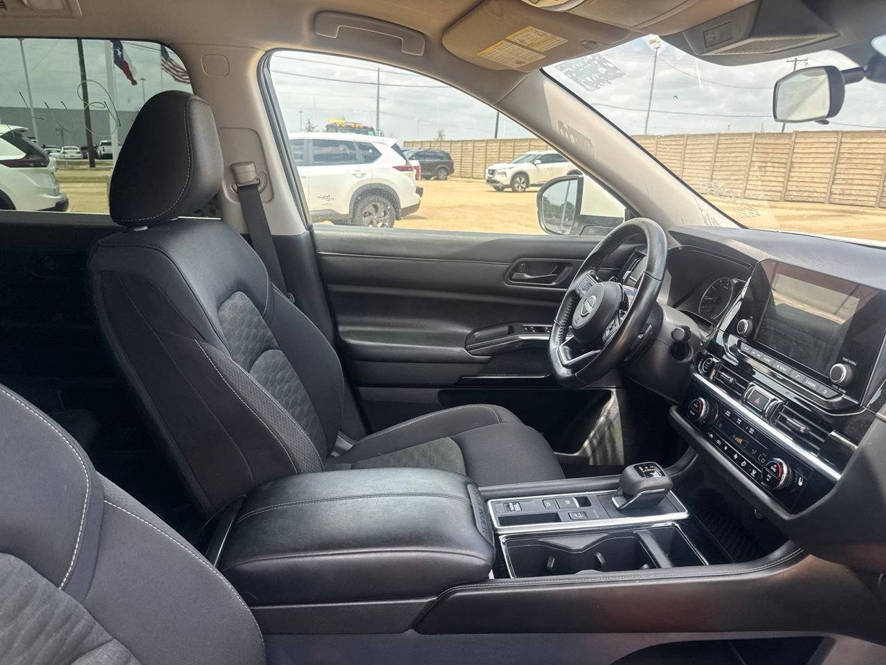 Certified 2023 Nissan Pathfinder SV w/ Lighting Package (N92) FWD image 29