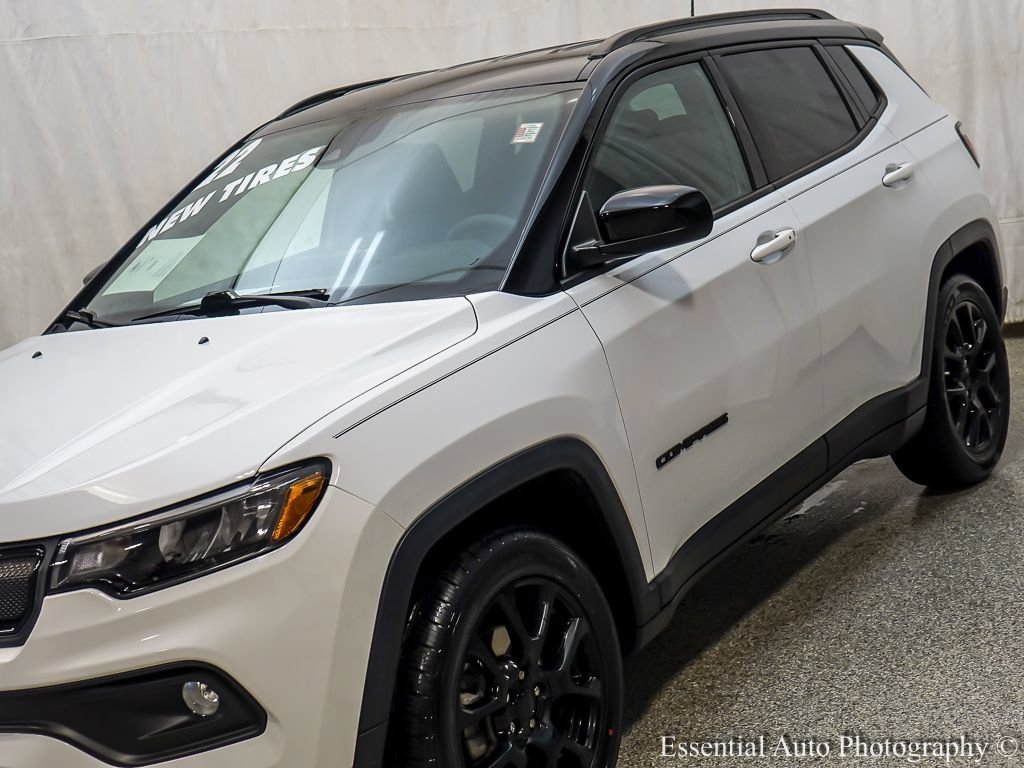 Used 2022 Jeep Compass Latitude FWD image 4