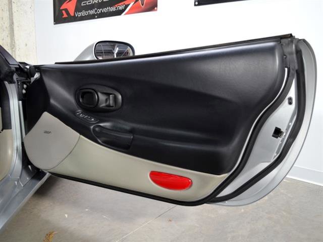 Used 1997 Chevrolet Corvette Coupe w/ Memory Pkg image 18