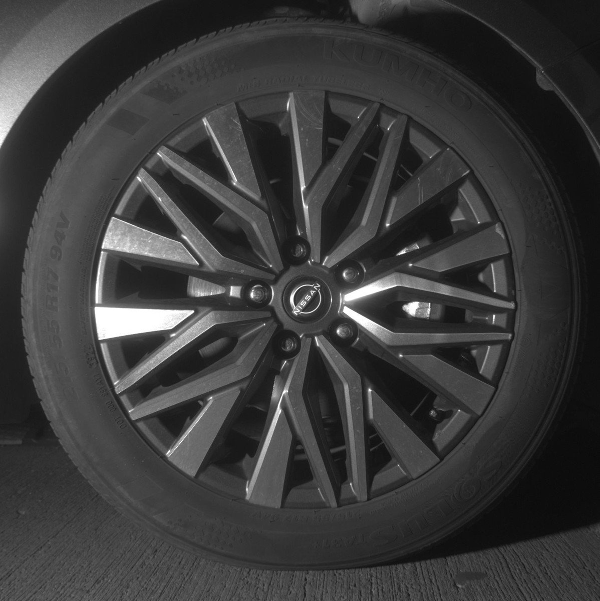 Used 2025 Nissan Altima 2.5 SV FWD image 13