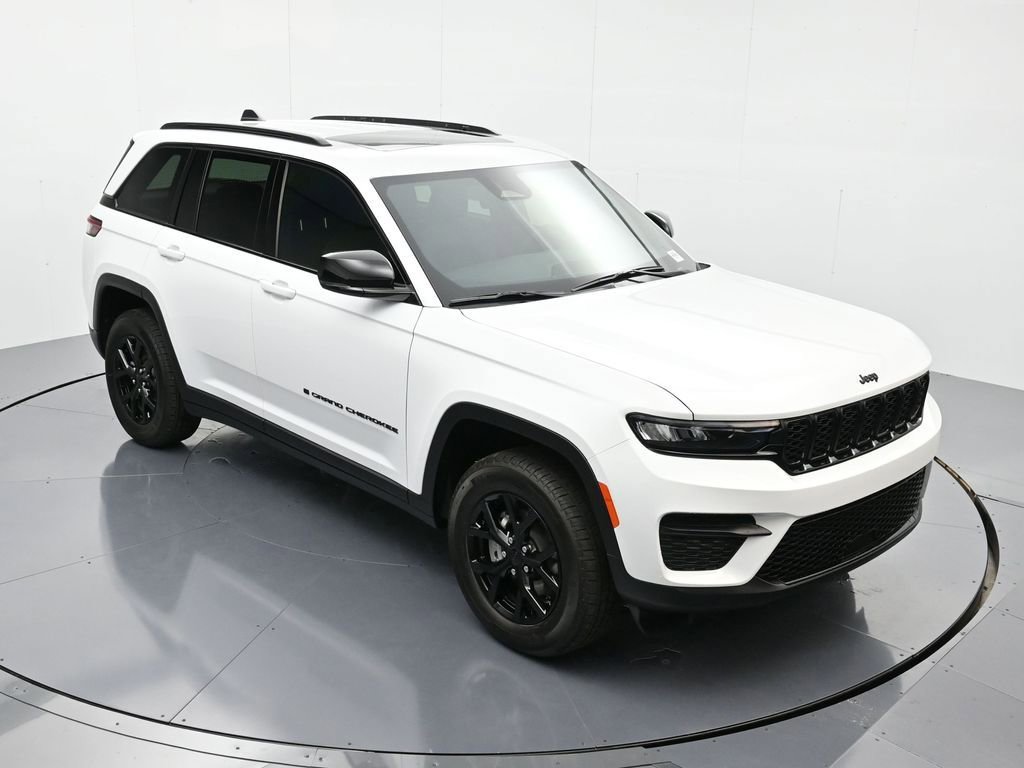 New 2025 Jeep Grand Cherokee Altitude image 30