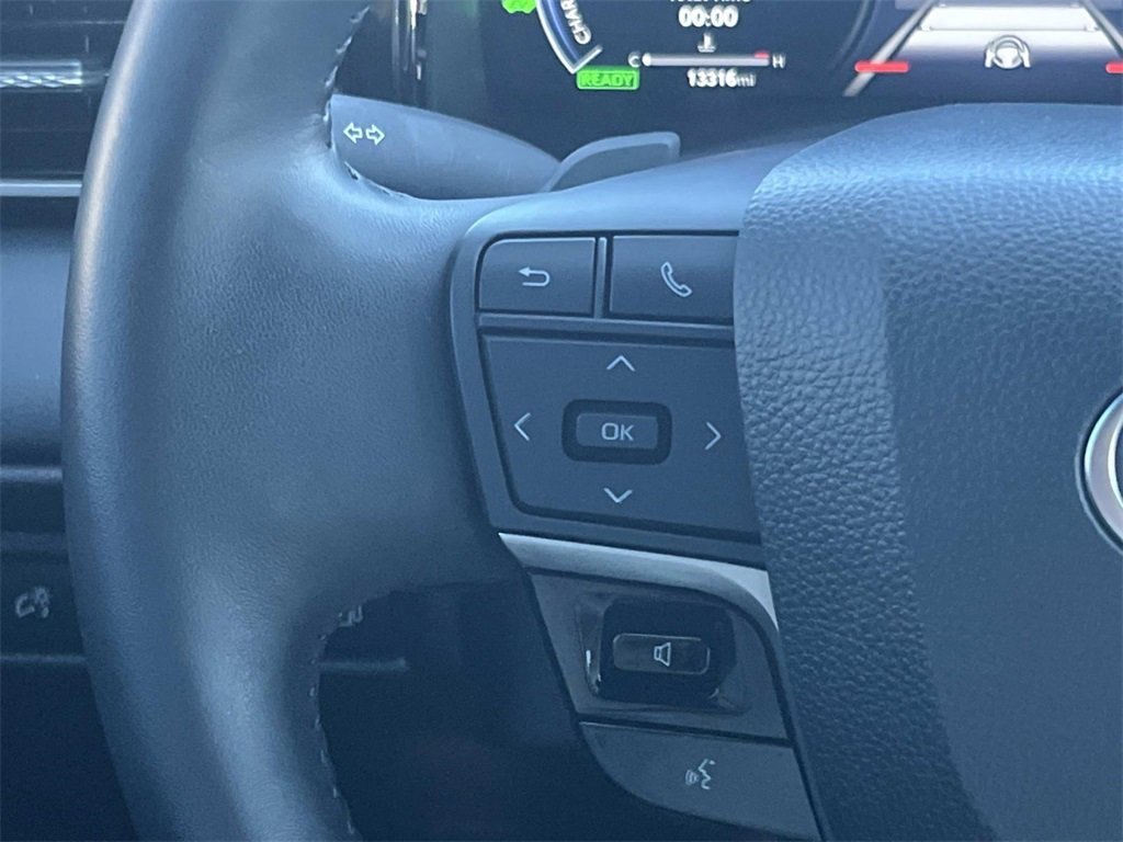 Used 2025 Toyota Camry XSE image 27