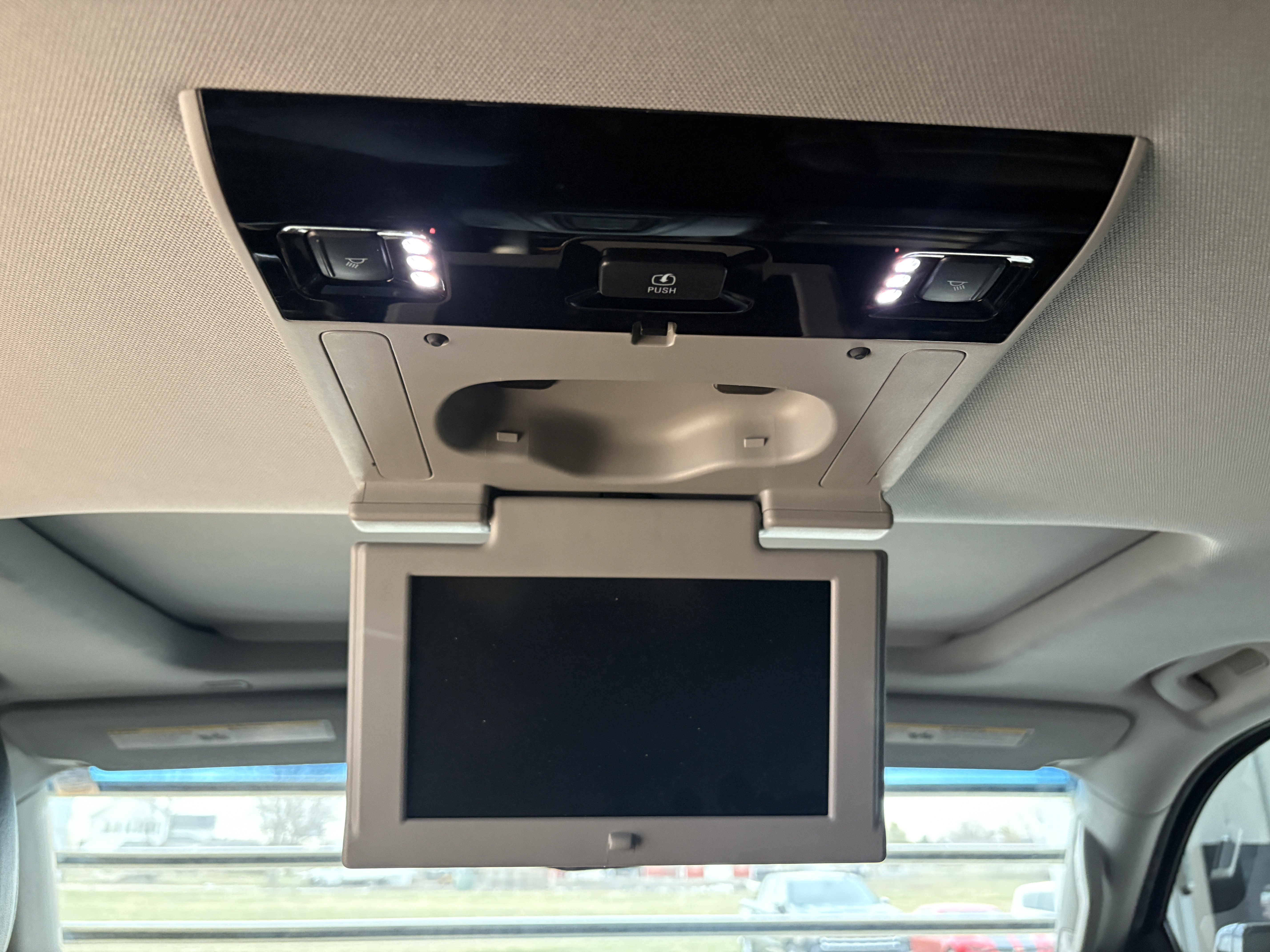 Used 2017 Cadillac Escalade Luxury image 19