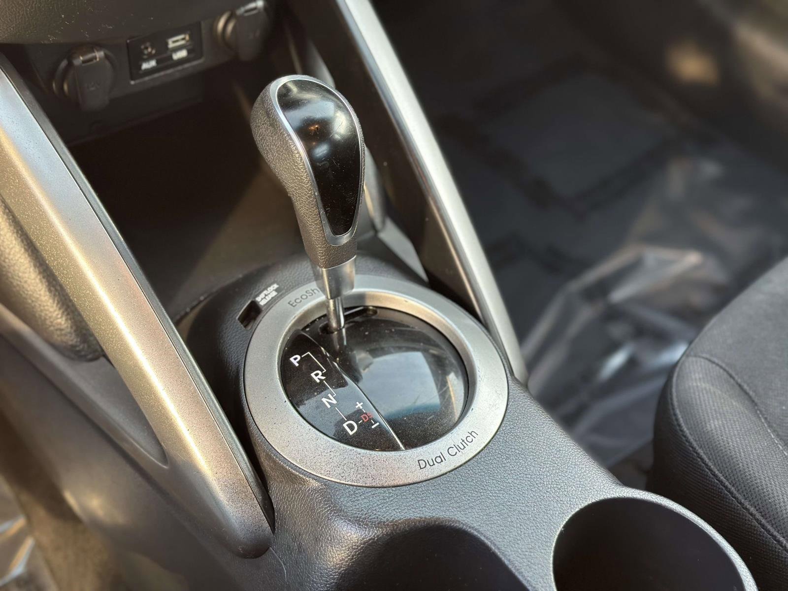 Used 2016 Hyundai Veloster image 14