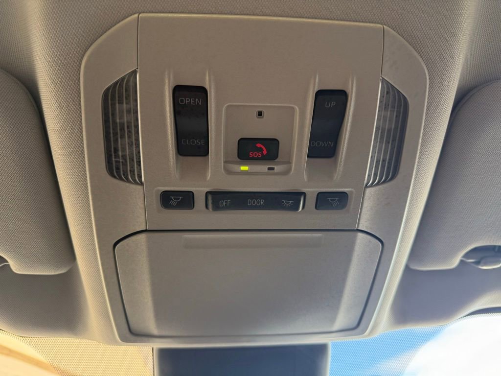 Used 2025 Toyota Highlander XLE image 37