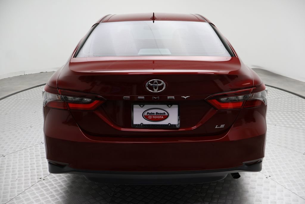 Used 2022 Toyota Camry LE image 10