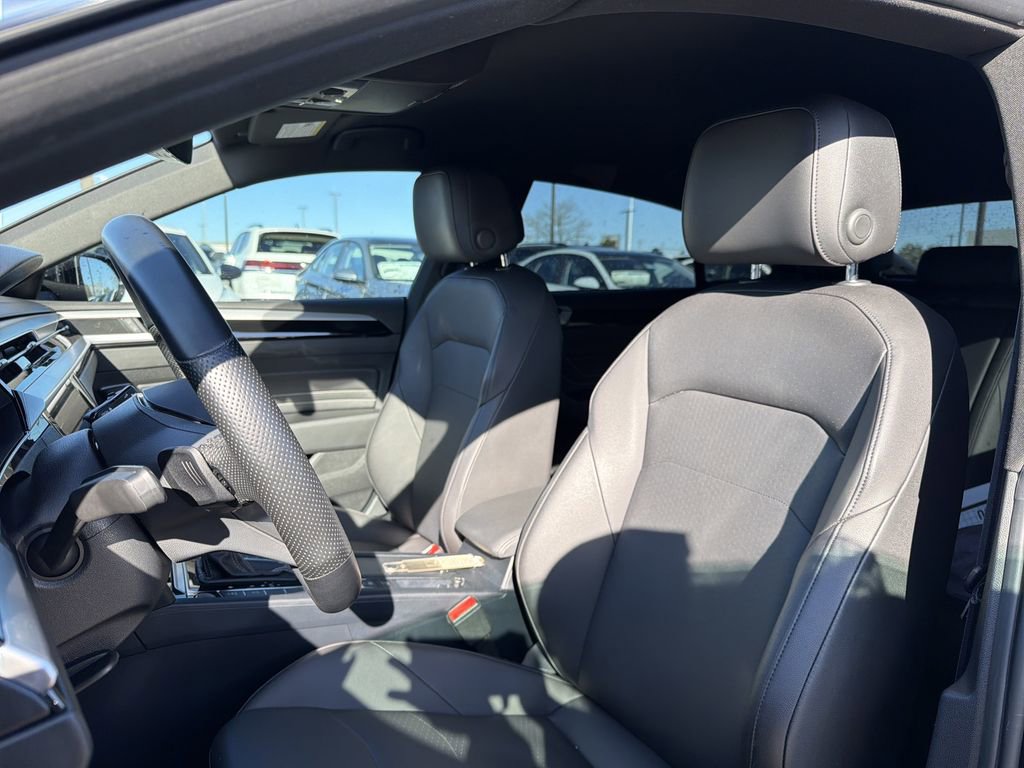 Used 2022 Volkswagen Arteon SE image 12