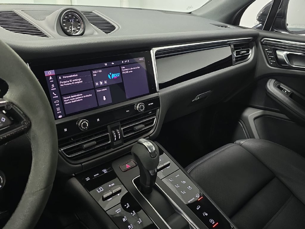 Certified 2024 Porsche Macan S AWD/4WD image 15