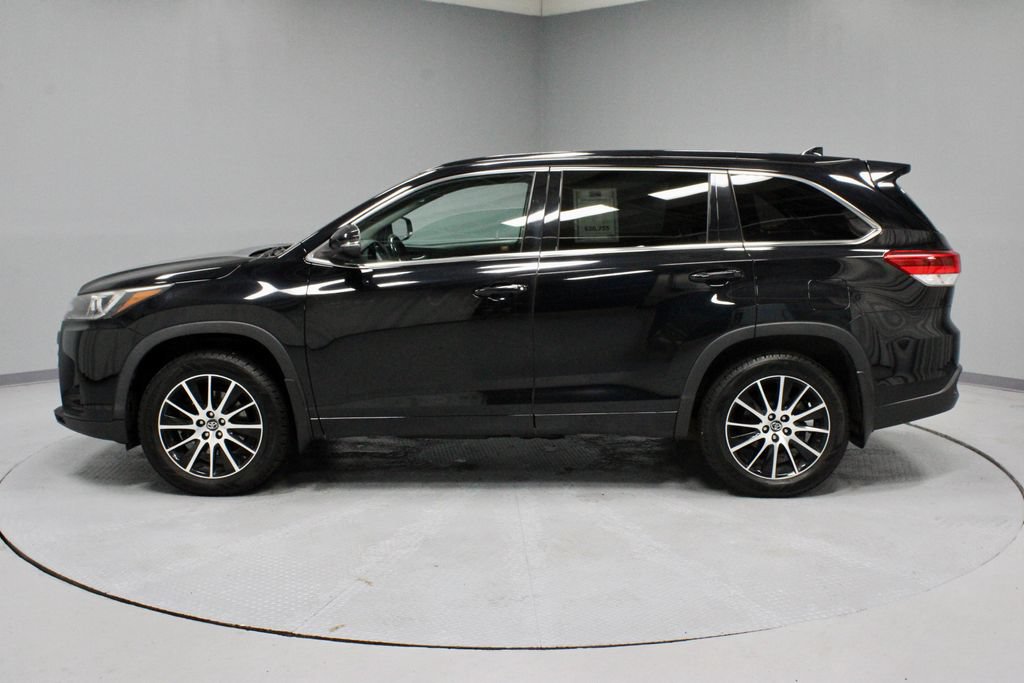 Used 2018 Toyota Highlander SE AWD/4WD image 9