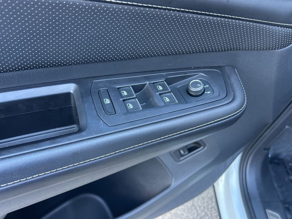 Used 2024 Volkswagen Atlas Cross Sport SE image 38