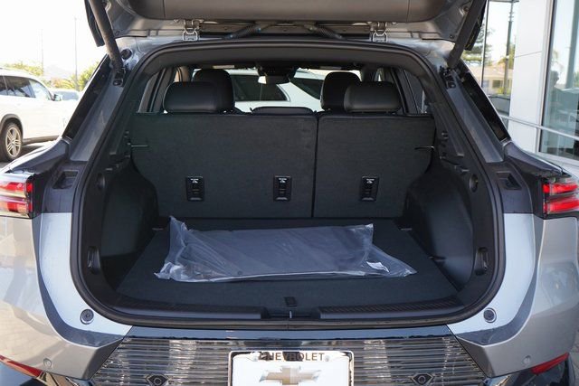 New 2025 Chevrolet Equinox EV LT image 8