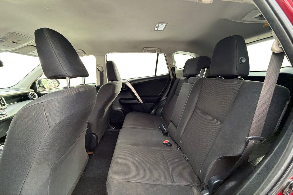 Used 2018 Toyota RAV4 LE w/ All Weather Liner Package image 10