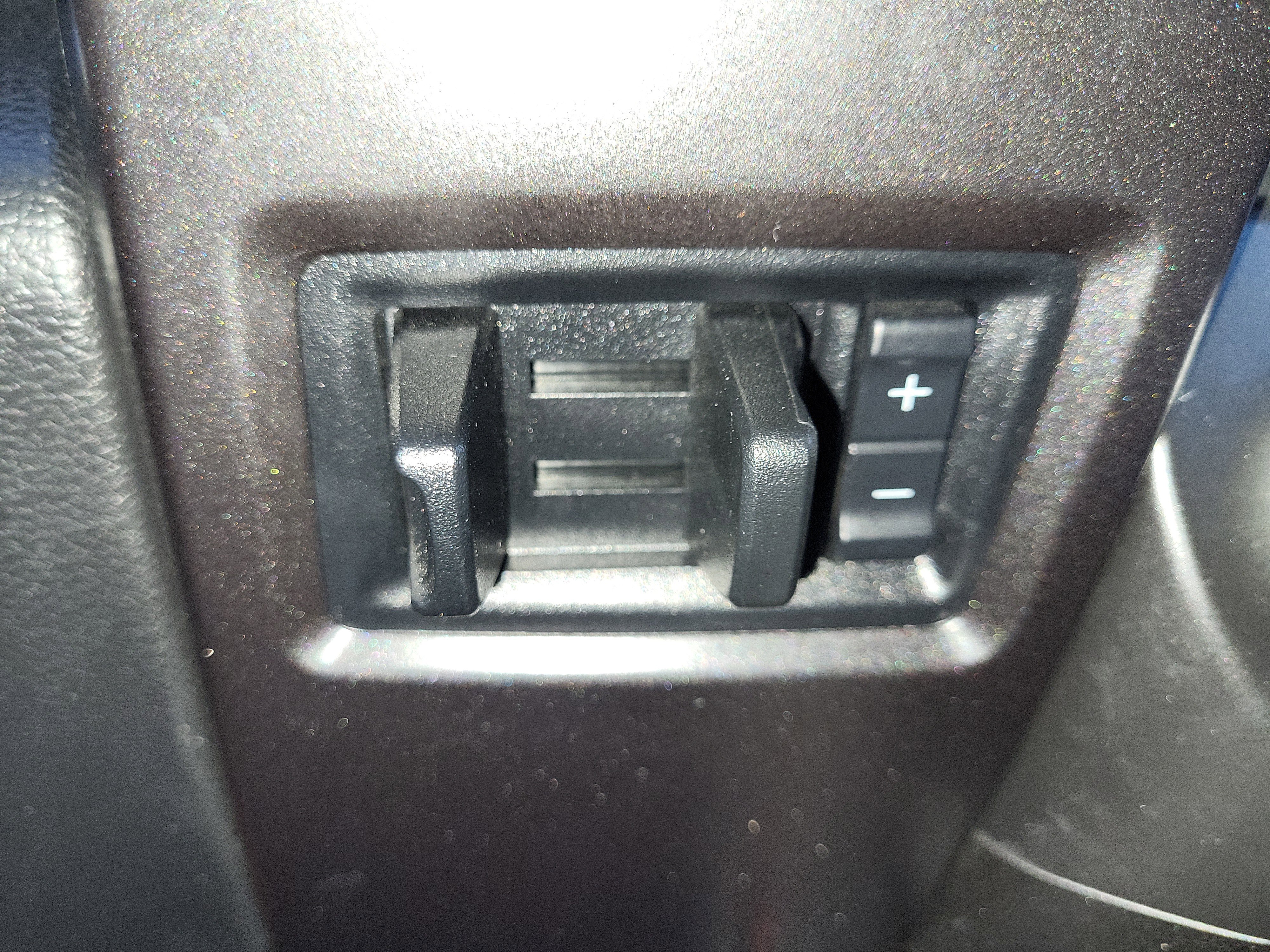 Used 2021 Ford Expedition Limited image 29