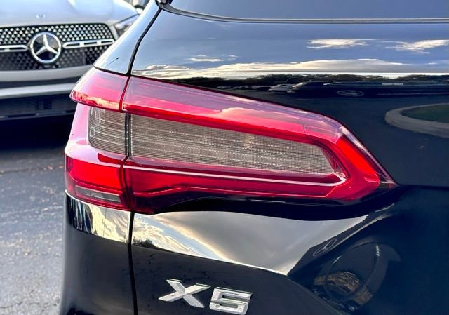 Used 2020 BMW X5 xDrive40i w/ Parking Assistance Package image 11