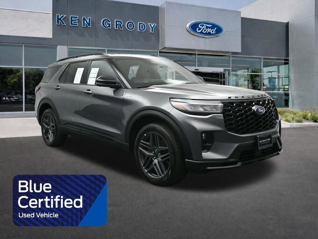 Used 2025 Ford Explorer ST-Line w/ ST-Line Street Pack image 1
