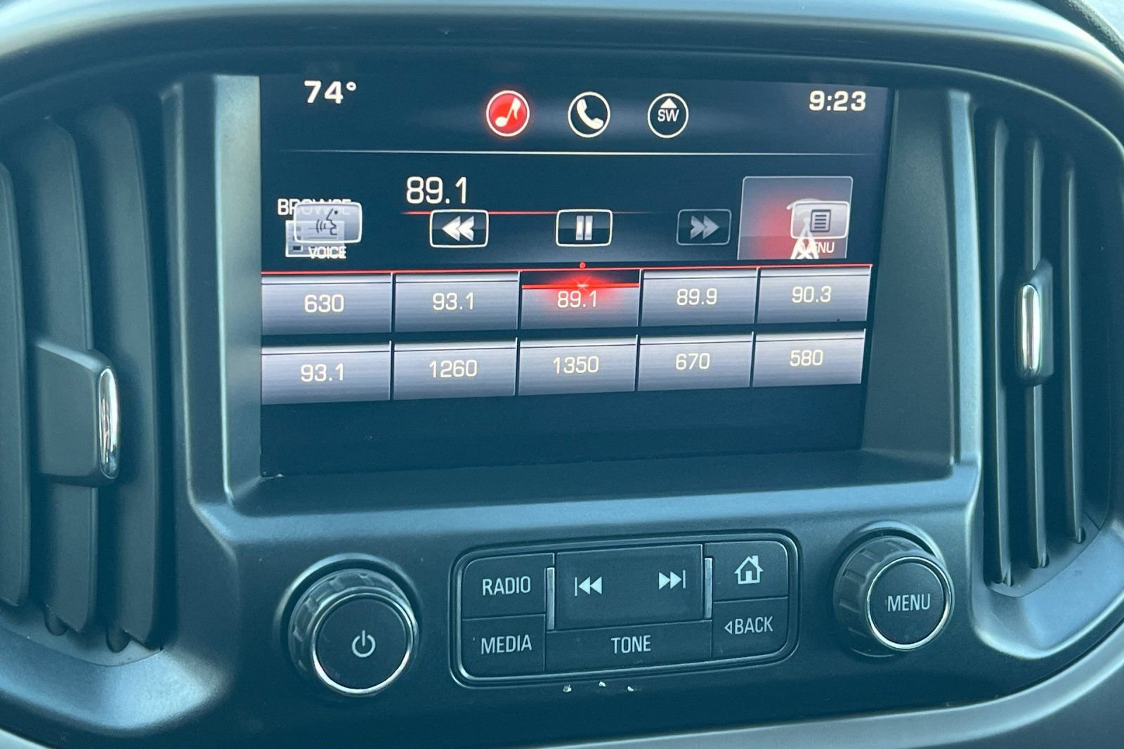 Used 2015 GMC Canyon SLE w/ All-Terrain Package AWD/4WD image 18
