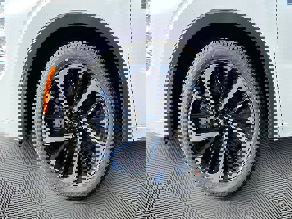 New 2025 Mitsubishi Outlander SEL image 34