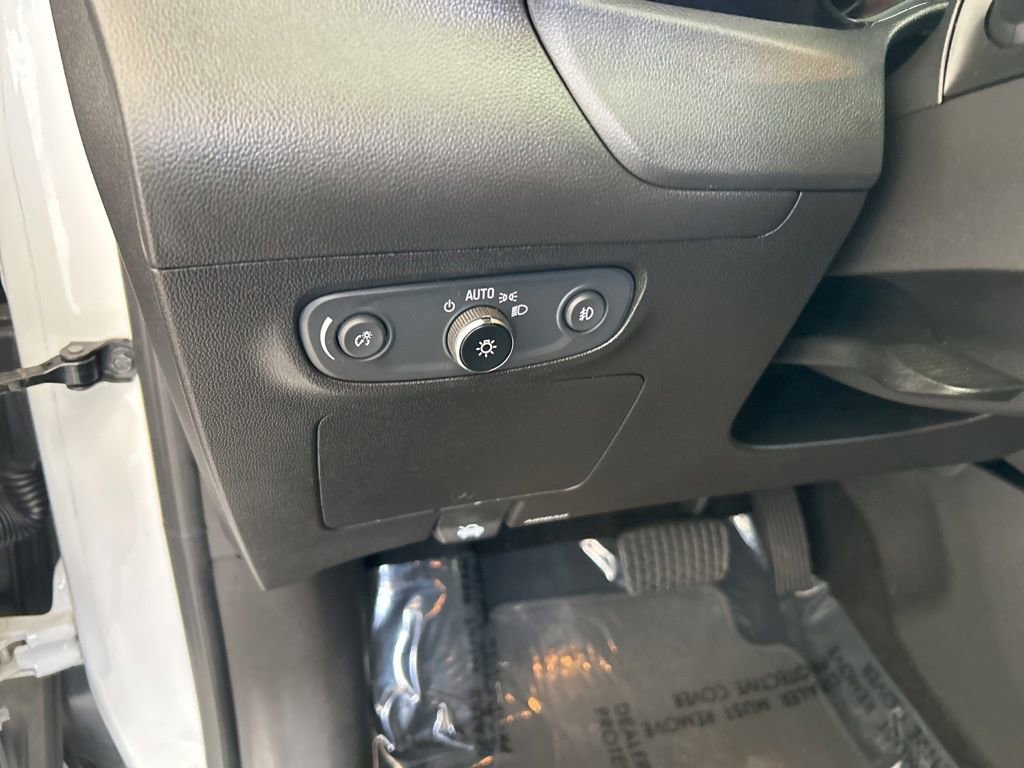 Used 2022 Buick Encore GX Select FWD image 38