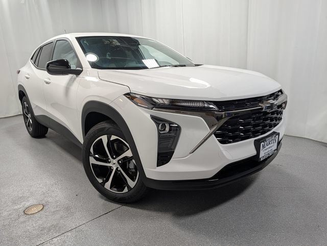 New 2026 Chevrolet Trax RS w/ Sunroof Package FWD image 2