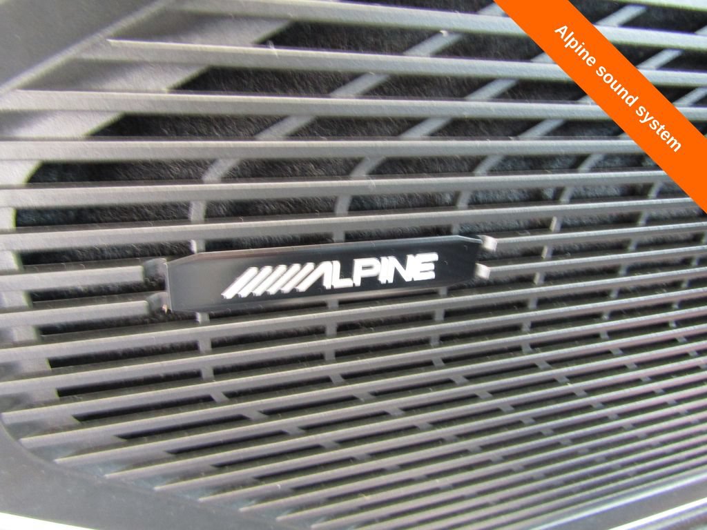 Used 2025 Jeep Wagoneer L Series II AWD/4WD image 7
