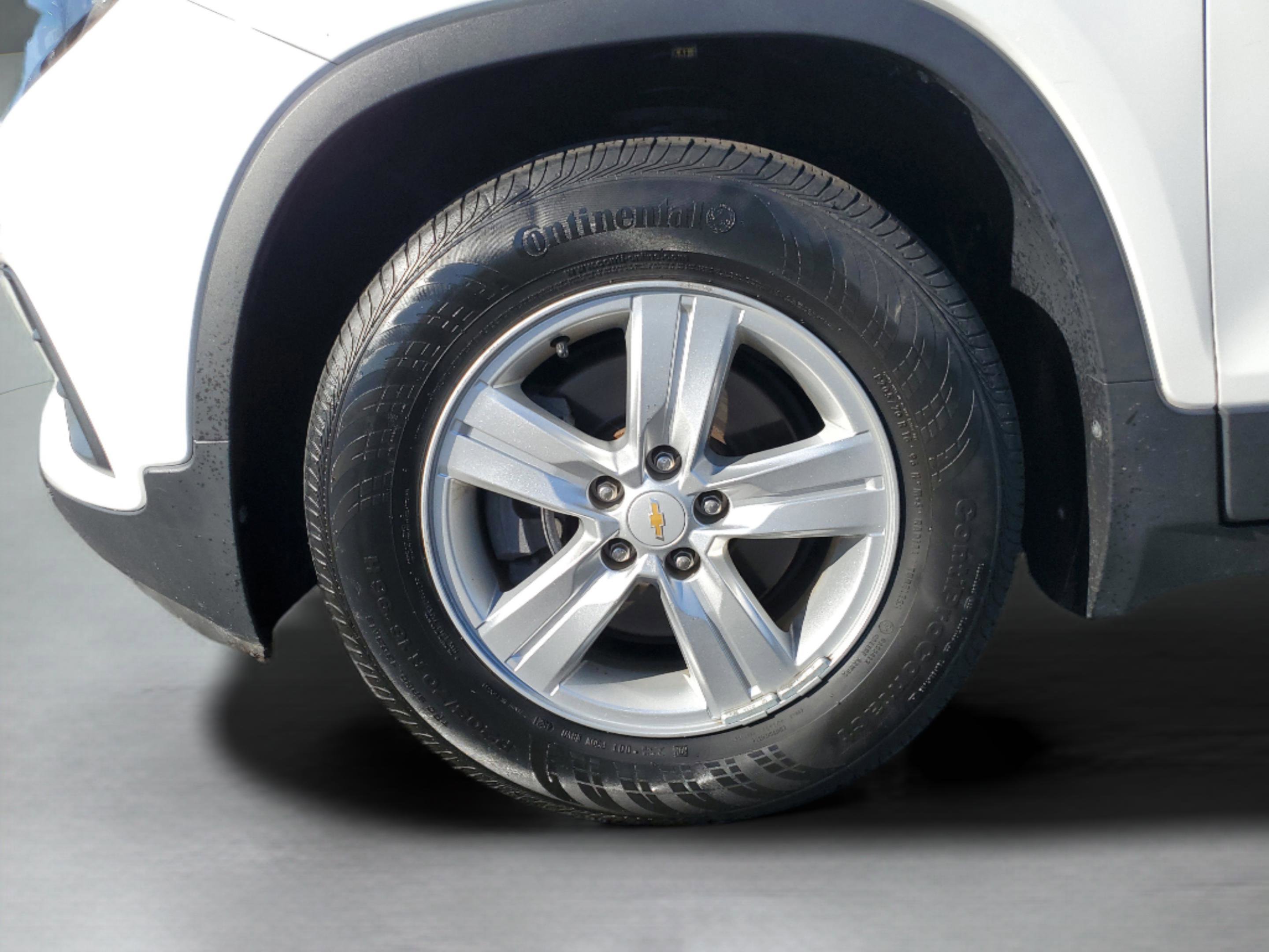 Used 2020 Chevrolet Trax LS w/ Tint and Cruise Package image 7