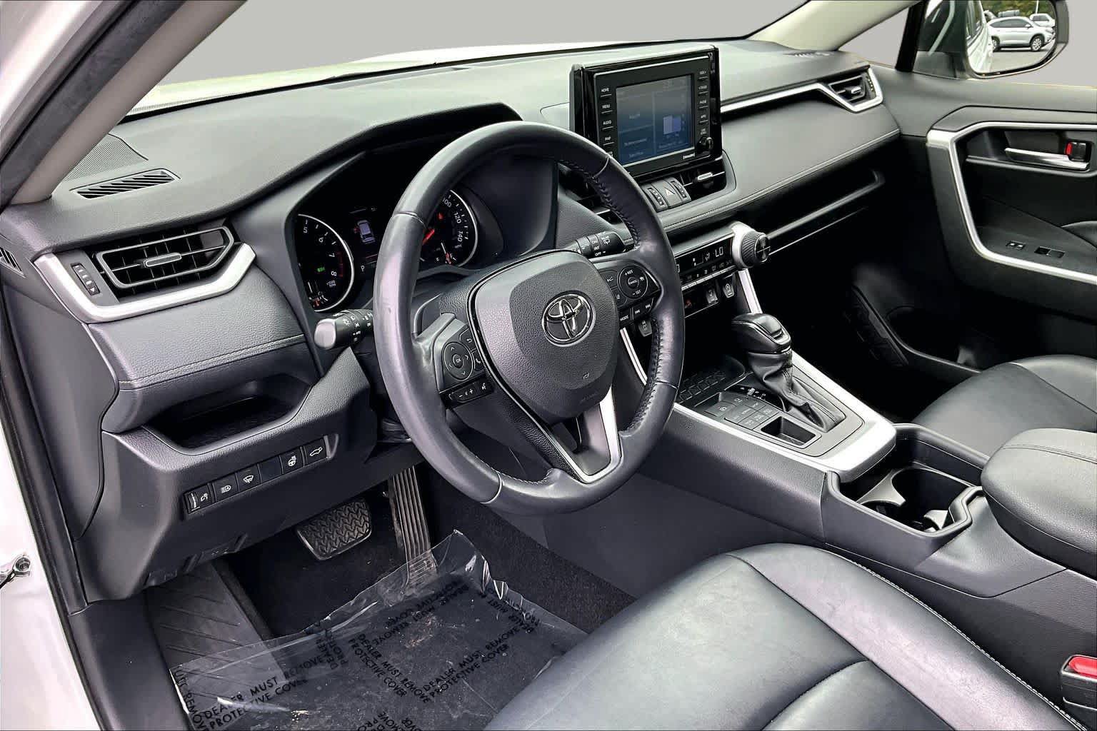 Used 2020 Toyota RAV4 XLE Premium AWD/4WD image 18