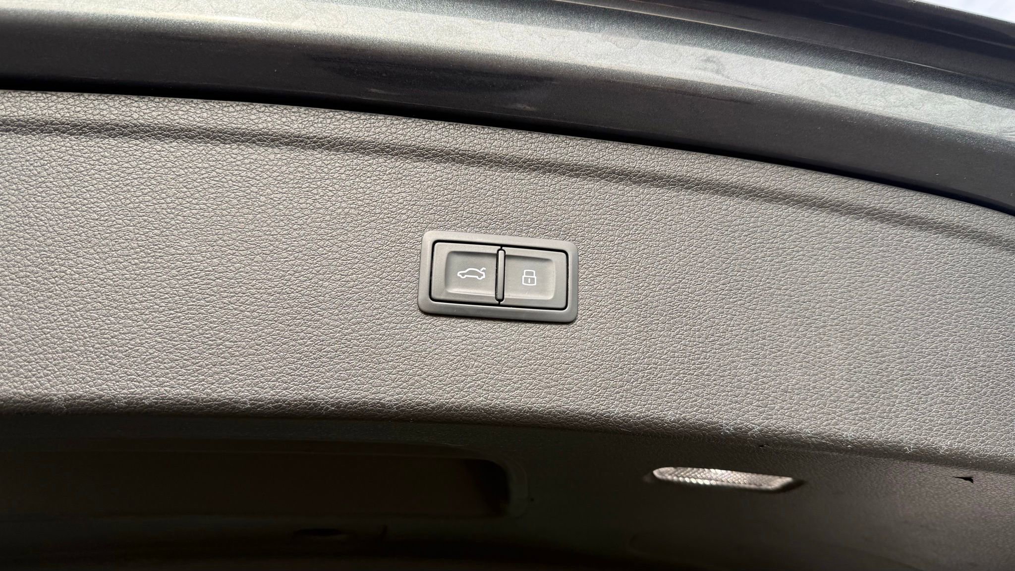 Used 2018 Audi SQ5 Prestige w/ Prestige Package image 44