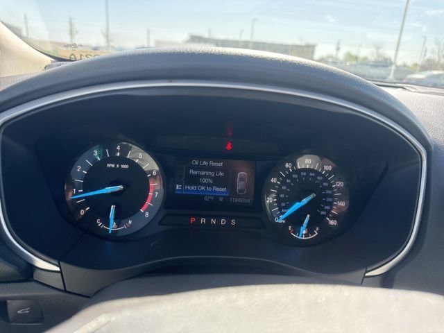 Used 2016 Ford Fusion SE FWD image 31