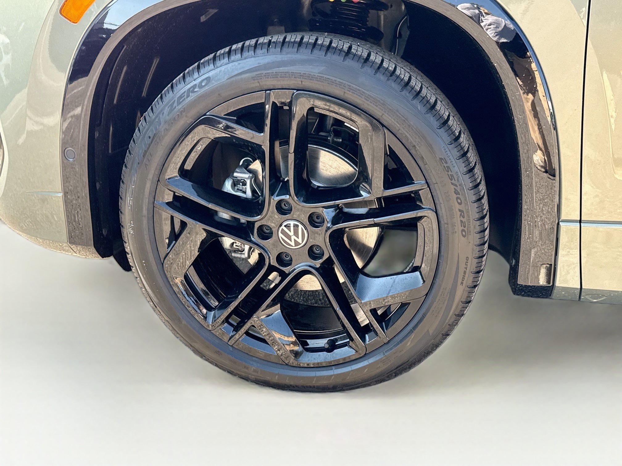Used 2026 Volkswagen Tiguan SE R-Line FWD image 47