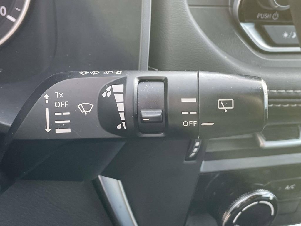 Used 2023 Nissan Rogue S image 21