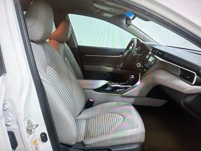 Used 2018 Toyota Camry SE FWD image 12