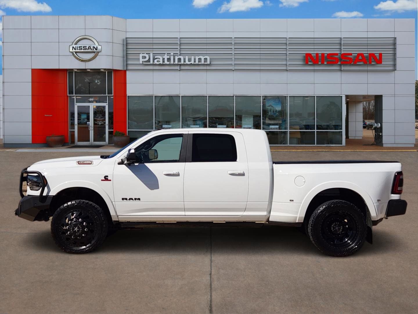 Used 2022 RAM 3500 Limited image 3
