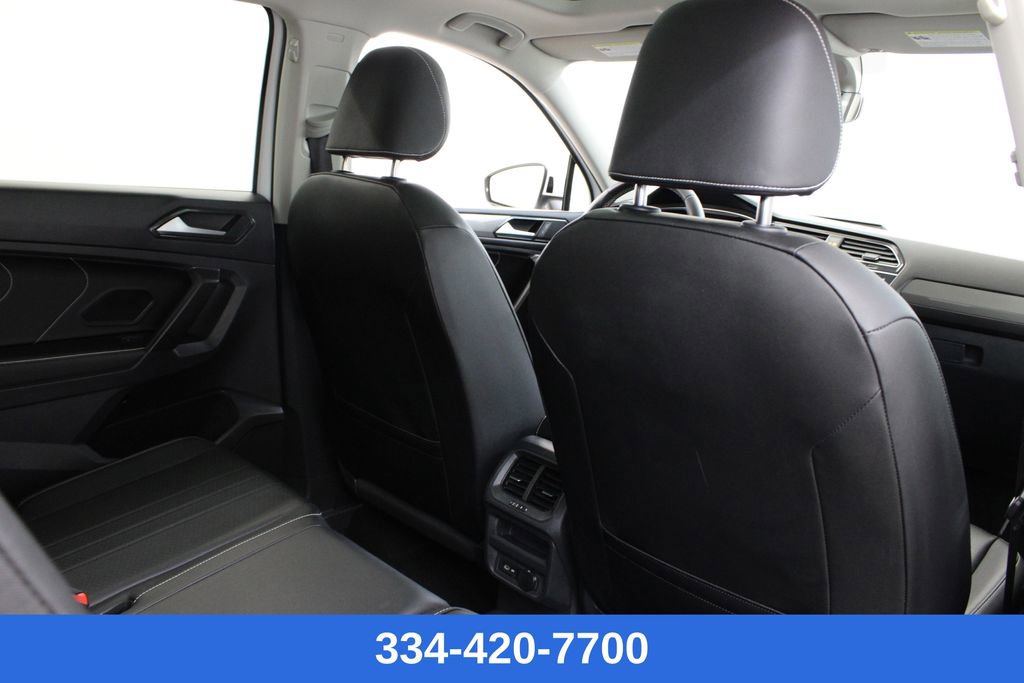 Certified 2023 Volkswagen Tiguan SE w/ Panoramic Sunroof Package image 19
