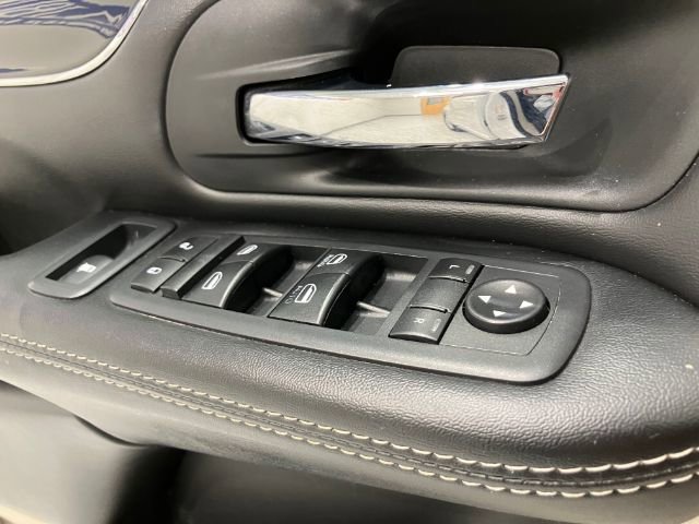 Used 2019 Dodge Grand Caravan SXT FWD image 32