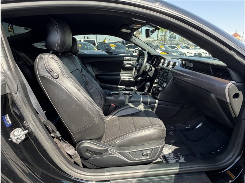 Used 2016 Ford Mustang Coupe image 22