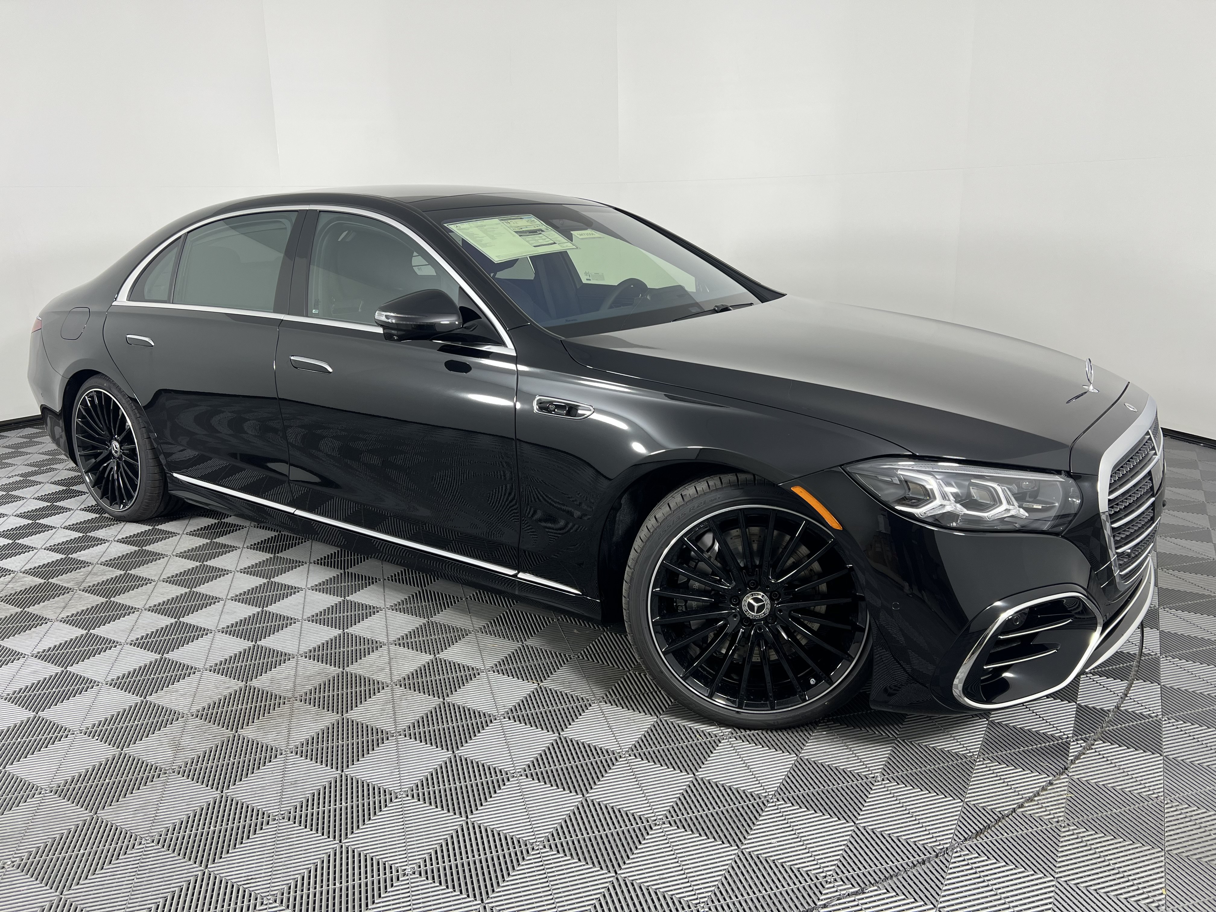 New 2027 Mercedes-Benz S 580 4MATIC Sedan image 2