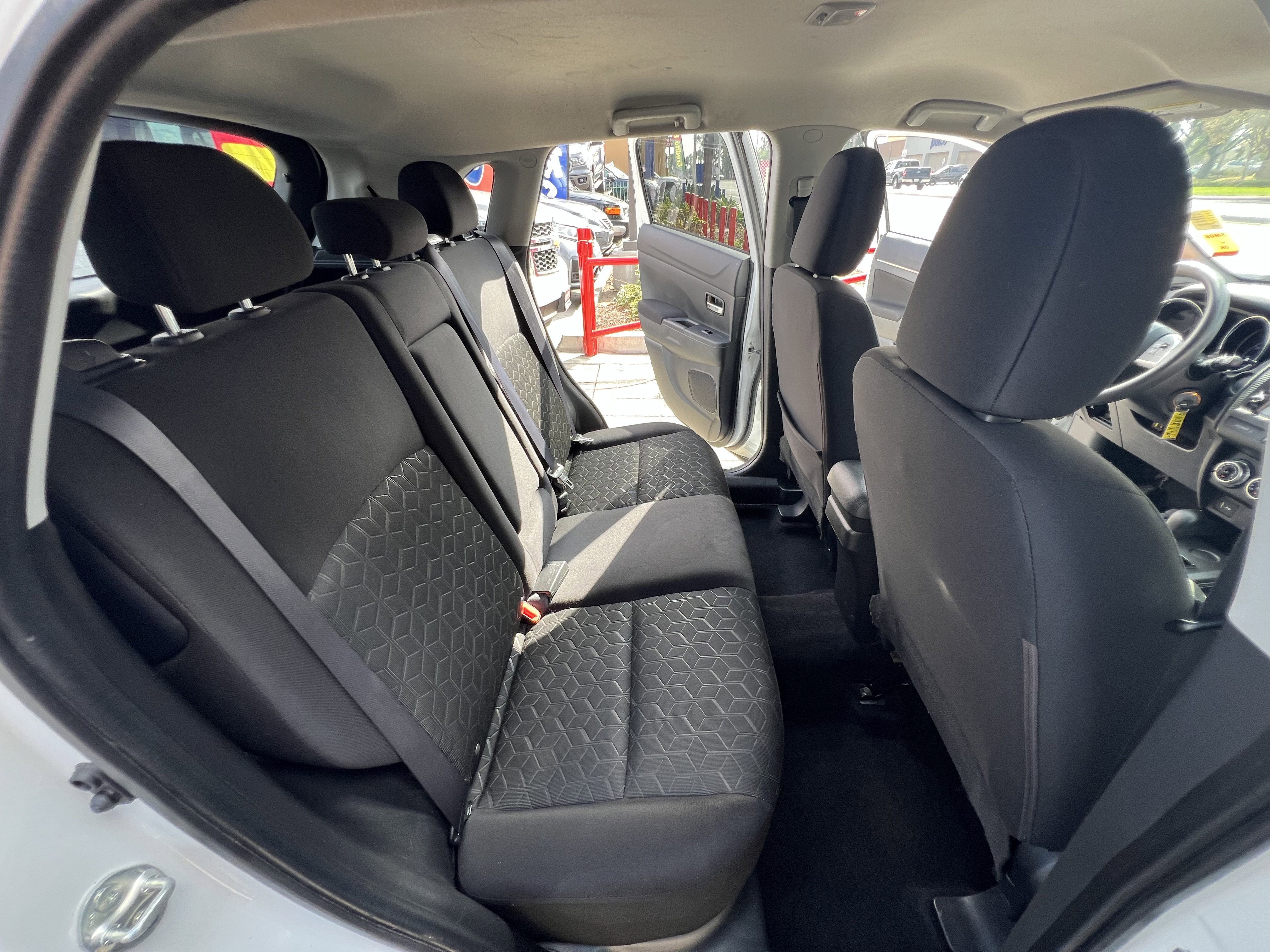 Used 2020 Mitsubishi Outlander Sport ES image 27