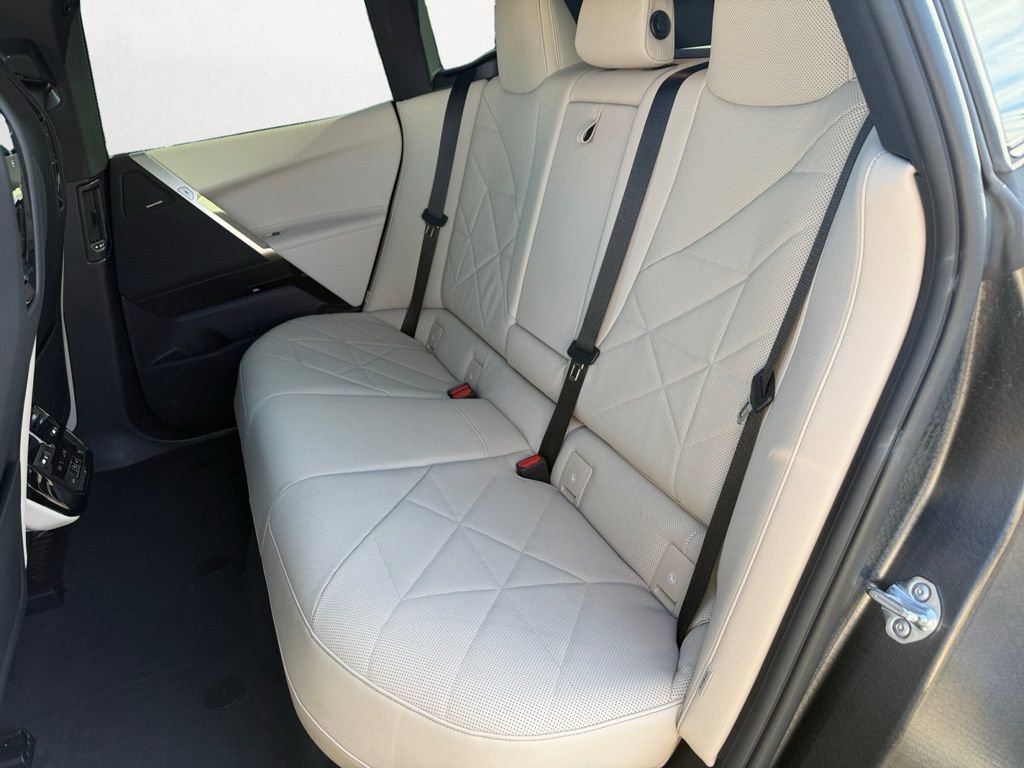 Used 2025 BMW iX xDrive50 image 13