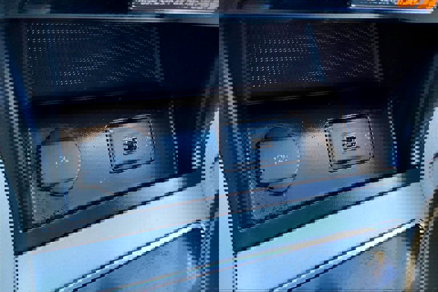 Used 2022 Volkswagen Passat 2.0T SE FWD image 30