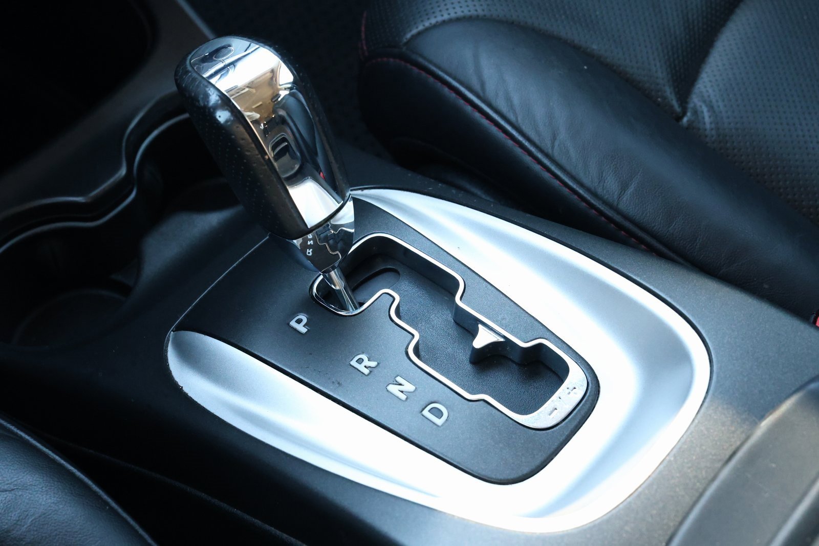 Used 2015 Dodge Journey R/T w/ Flexible Seating Group image 23