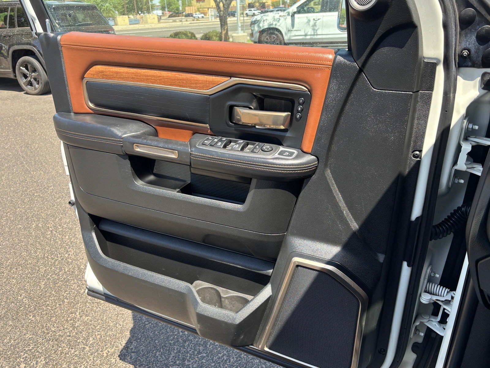 Used 2022 RAM 2500 Limited AWD/4WD image 11