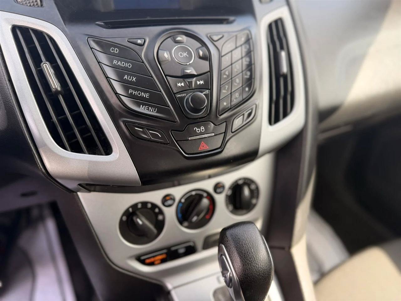 Used 2012 Ford Focus SE FWD image 29