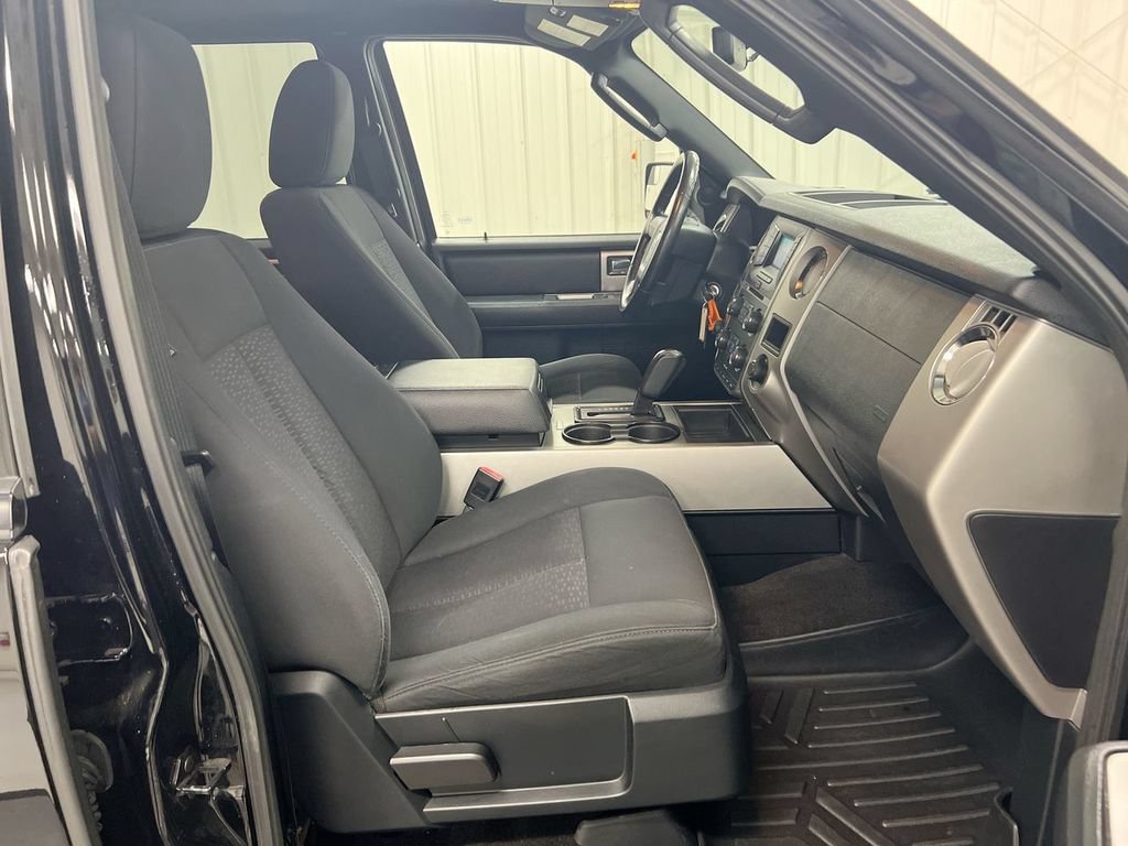 Used 2016 Ford Expedition XLT AWD/4WD image 21